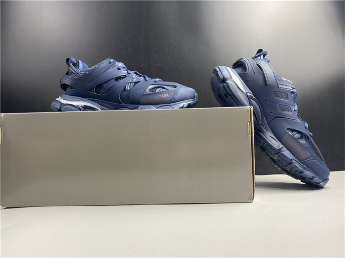 BLCG Track Blue Pearl 542023 W2LA1 4107 LED