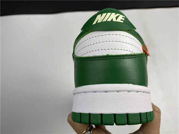 OFF-WHITE x Nike Dunk Low CT0856-700