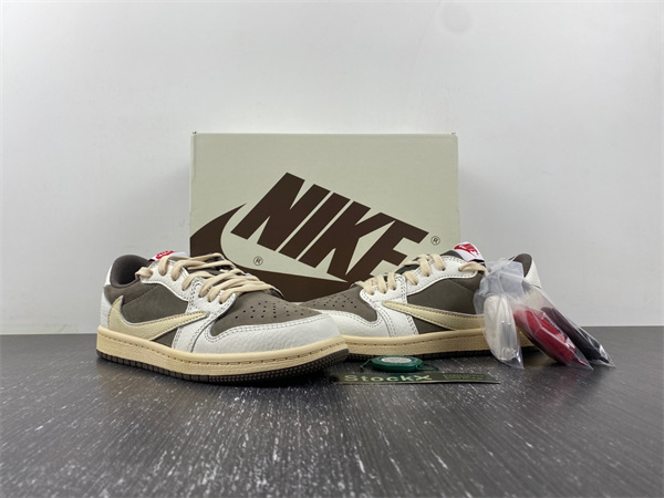 Travis Scott x Air Jordan 1 OG Low PS