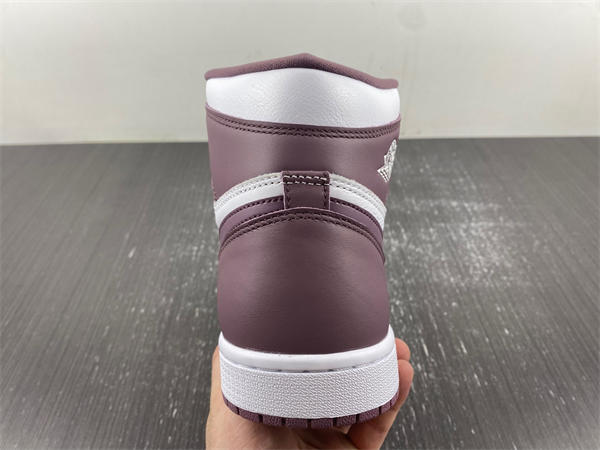 Air Jordan 1 High OG “Mauve” DZ5485-105