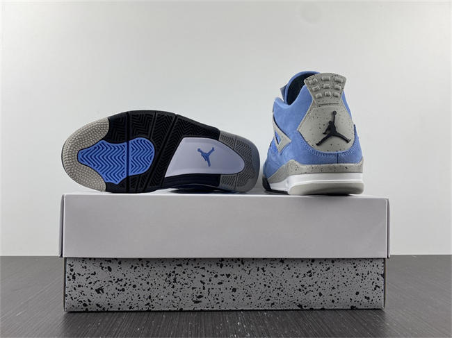 Jordan 4 Retro University Blue CT8527-400