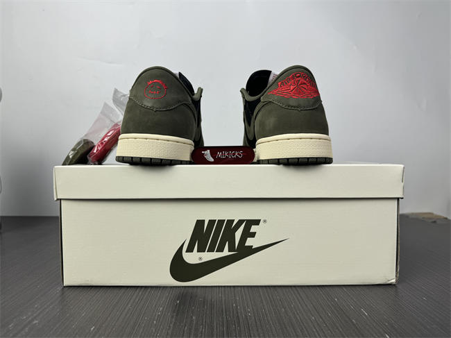 Travis Scott x Air Jordan 1 Low OG DM7866-002