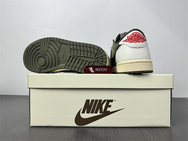 Travis Scott x Air Jordan 1 Low OG DM7866-200