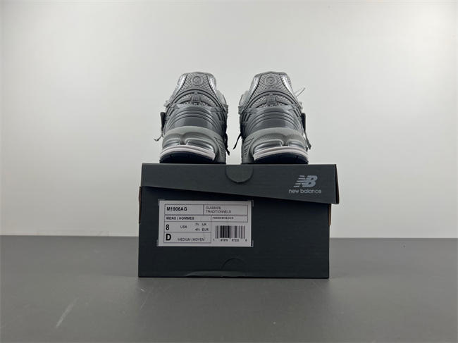 New Balance Concrete Silver Metallic M1906AG